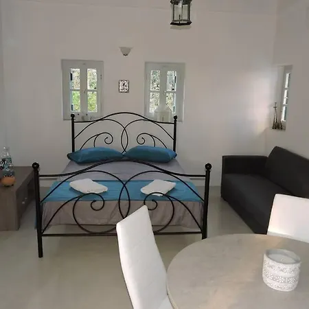 Holiday home Elena Studio Logothetianika