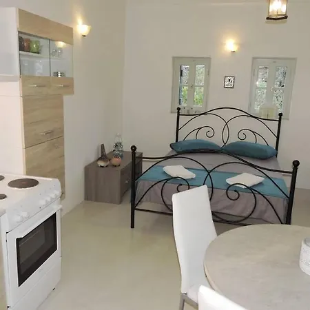 Holiday home Elena Studio Logothetianika